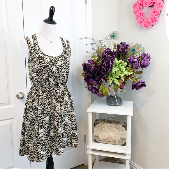 love on a hanger Dresses & Skirts - Love on a Hanger Leopard Print Dress